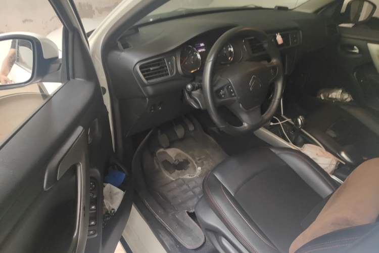 Used Citroen C3-XR 2015 1.6L Manual Pioneer Model Driver Seat