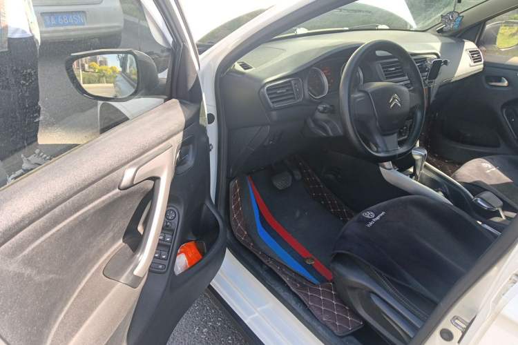 Used Citroen C3-XR 2015 1.6L Automatic Fashion Model Driver Seat