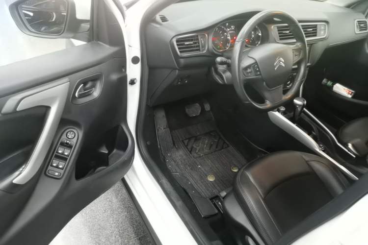 Used Citroen C3-XR 2015 1.6THP Automatic Pioneer Model Driver Seat