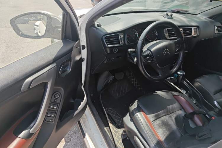 Used Citroen C3-XR 2015 1.6THP Automatic Flagship Model Driver Seat