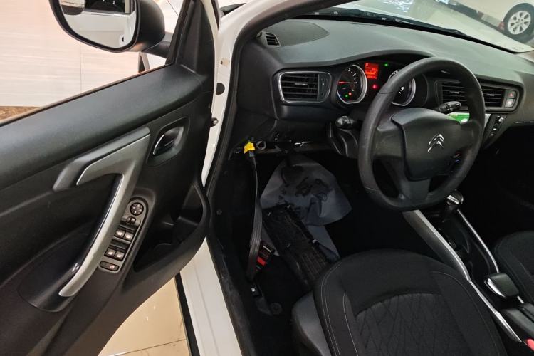 Used Citroen C3-XR 2015 1.6L Automatic Fashion Model Driver Seat