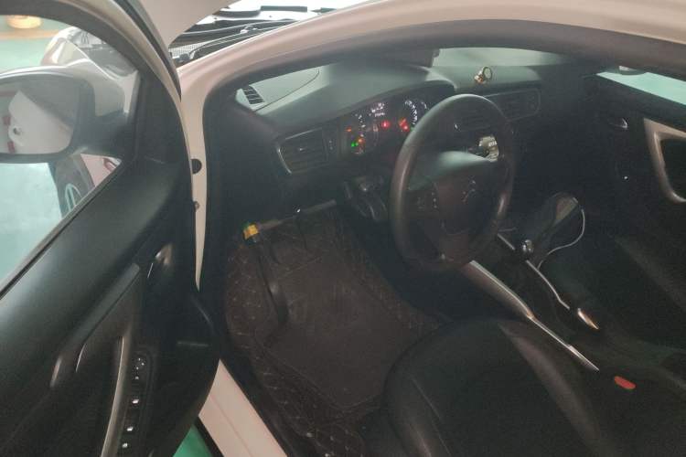 Used Citroen C3-XR 2015 1.6L Manual Pioneer Model Driver Seat