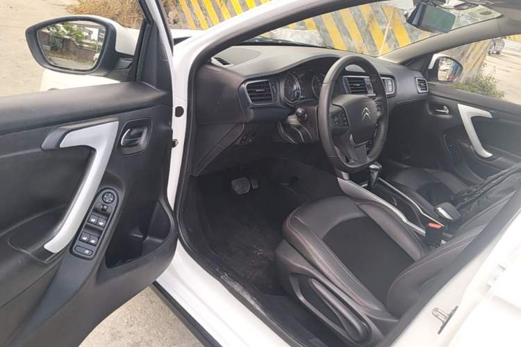 Used Citroen C3-XR 2015 1.6L Automatic Pioneer Model Driver Seat
