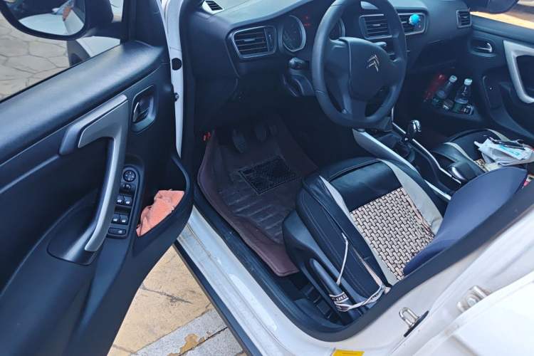 Used Citroen C3-XR 2015 1.6L Manual Fashion Edition Driver Seat