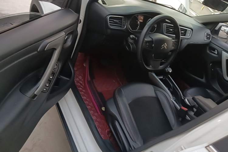 Used Citroen C3-XR 2015 1.6THP Automatic Pioneer Model Driver Seat