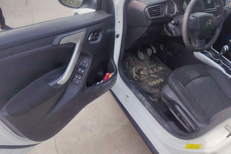 Used Citroen C3-XR 2015 1.6L Manual Fashion Edition Driver Seat