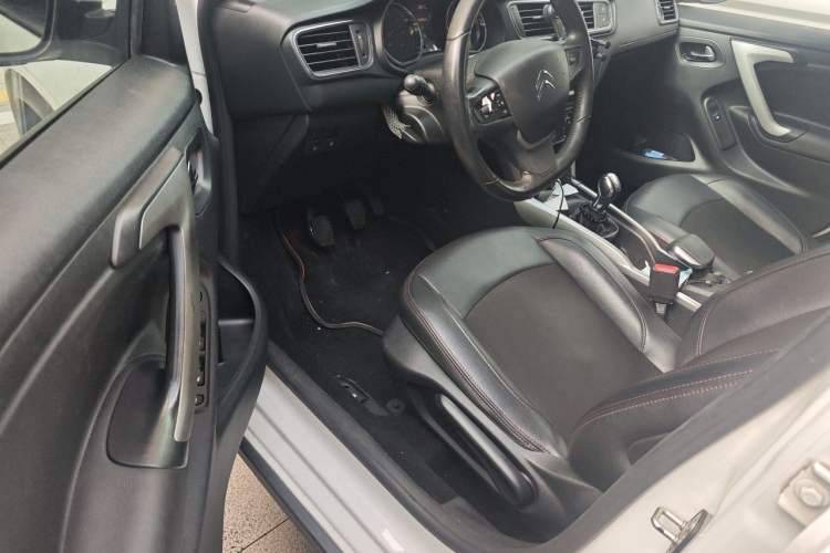 Used Citroen C3-XR 2015 1.6L Manual Pioneer Model Driver Seat