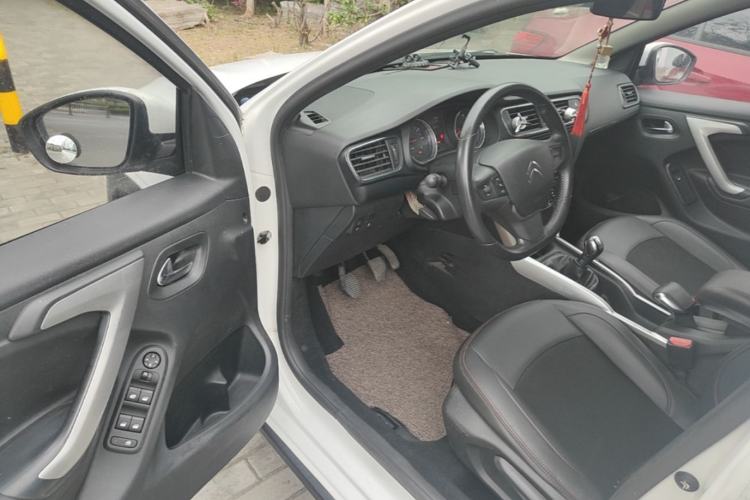 Used Citroen C3-XR 2015 1.6L Manual Pioneer Model Driver Seat