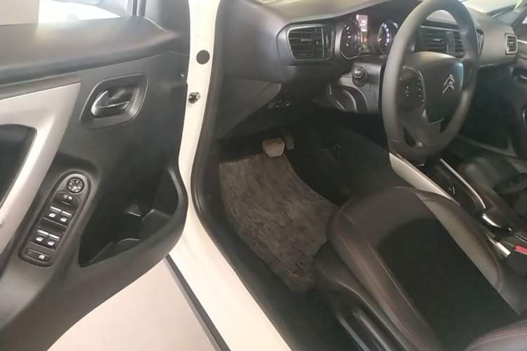 Used Citroen C3-XR 2015 1.6L Automatic Pioneer Model Driver Seat