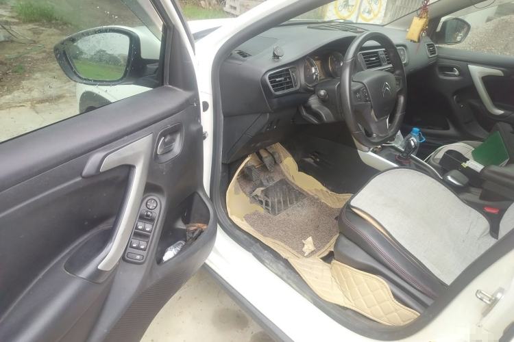 Used Citroen C3-XR 2015 1.6L Manual Pioneer Model Driver Seat
