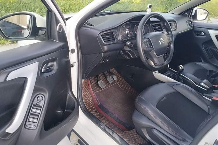 Used Citroen C3-XR 2015 1.6L Manual Pioneer Model Driver Seat