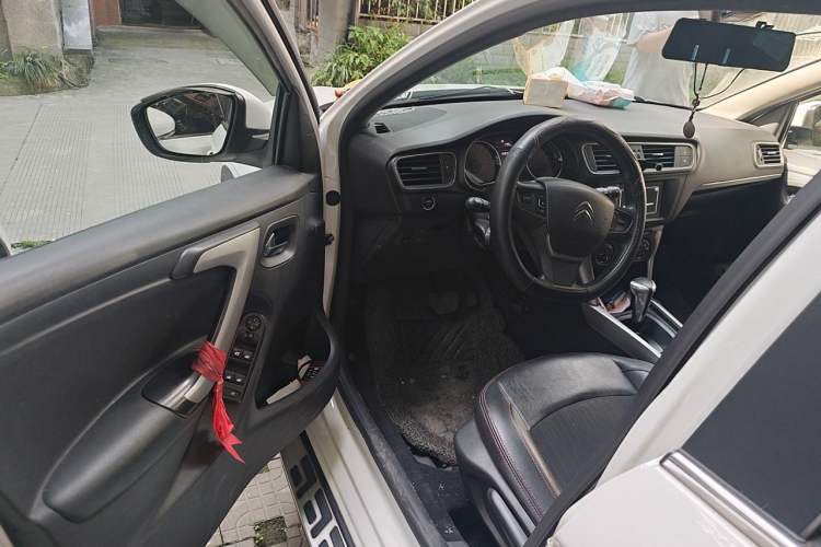 Used Citroen C3-XR 2015 1.6THP Automatic Smart Model Driver Seat