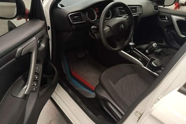 Used Citroen C3-XR 2015 1.6L Automatic Fashion Model Driver Seat