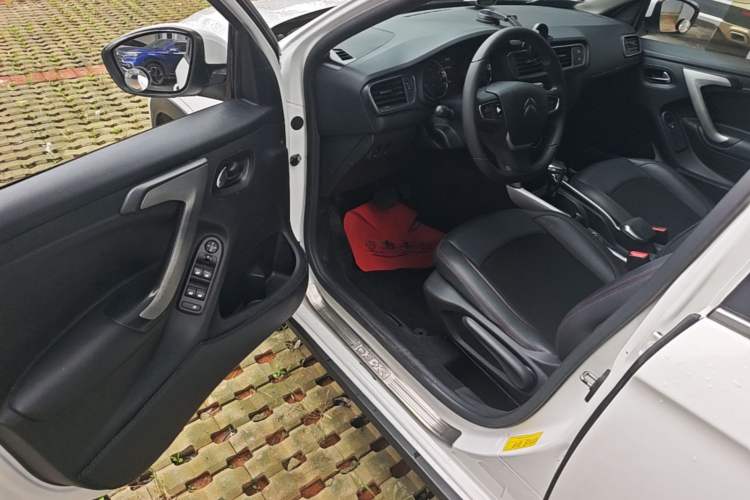Used Citroen C3-XR 2015 1.6THP Automatic Pioneer Model Driver Seat
