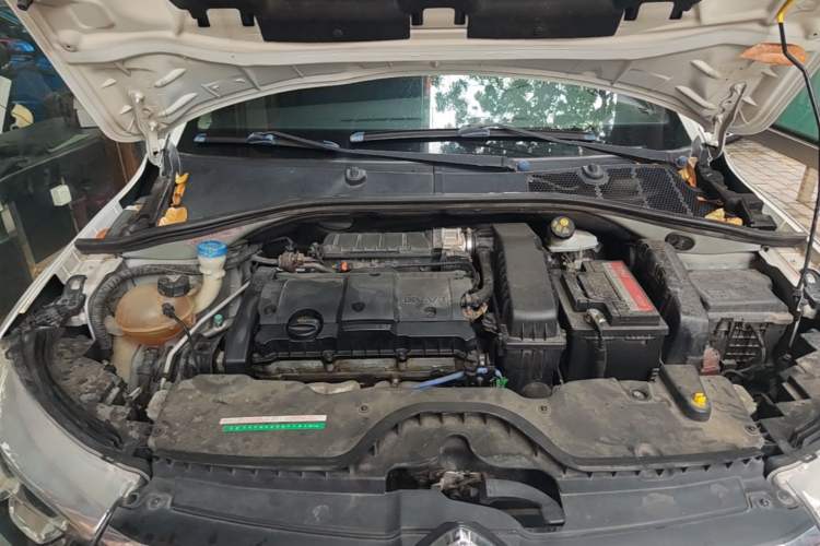 Used Citroen C3-XR 2015 1.6L Automatic Fashion Model Engine Bay