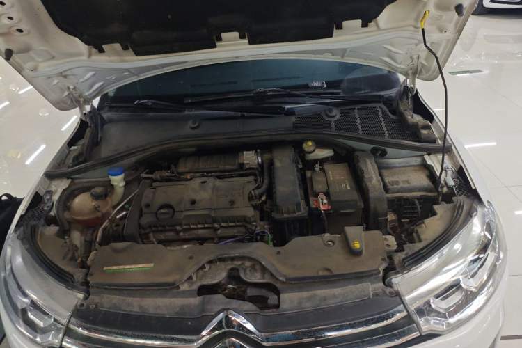 Used Citroen C3-XR 2015 1.6L Automatic Smart Version Engine Bay
