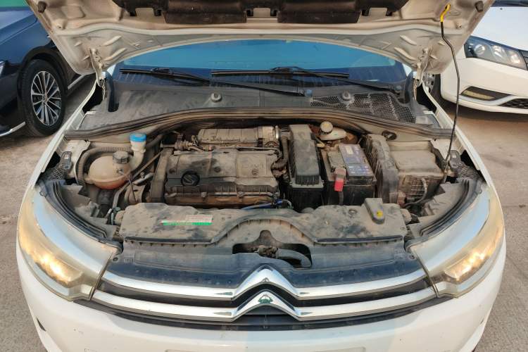 Used Citroen C3-XR 2015 1.6L Automatic Fashion Model Engine Bay