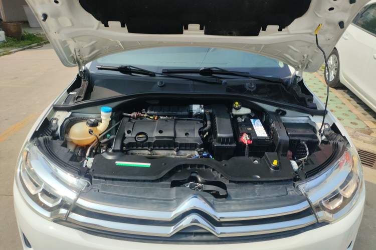 Used Citroen C3-XR 2015 1.6L Automatic Fashion Model Engine Bay