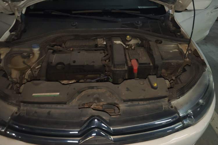 Used Citroen C3-XR 2015 1.6L Automatic Fashion Model Engine Bay
