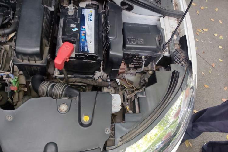 Used Citroen C3-XR 2015 1.6L Automatic Smart Version Engine Bay Left
