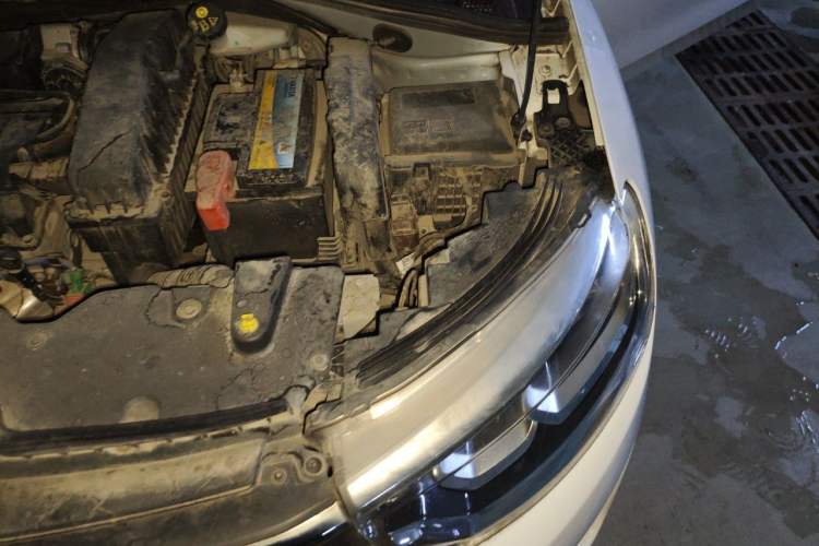 Used Citroen C3-XR 2015 1.6L Automatic Pioneer Model Engine Bay Left