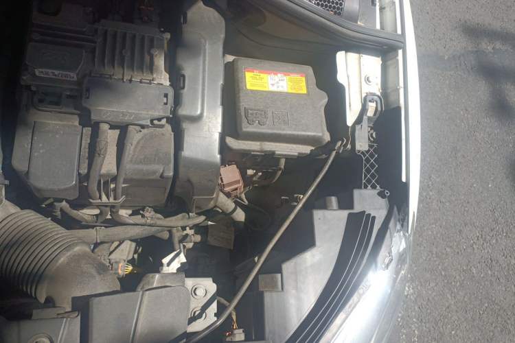 Used Citroen C3-XR 2015 1.6THP Automatic Smart Model Engine Bay Left