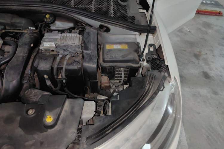 Used Citroen C3-XR 2015 1.6THP Automatic Pioneer Model Engine Bay Left