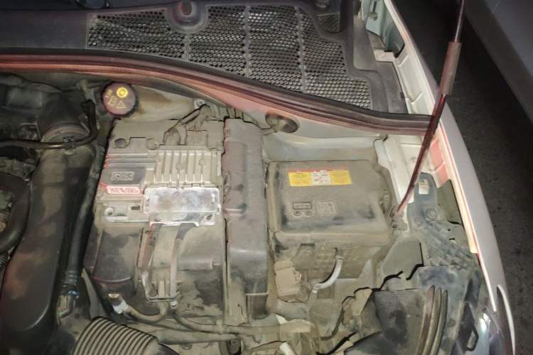 Used Citroen C3-XR 2015 1.6THP Automatic Smart Model Engine Bay Left