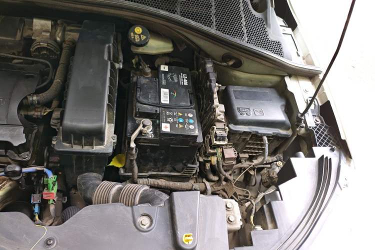 Used Citroen C3-XR 2015 1.6L Automatic Smart Version Engine Bay Left