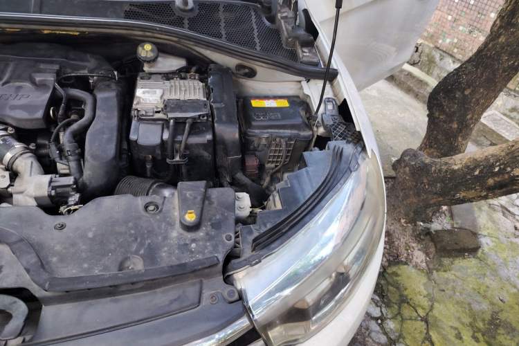 Used Citroen C3-XR 2015 1.6THP Automatic Pioneer Model Engine Bay Left