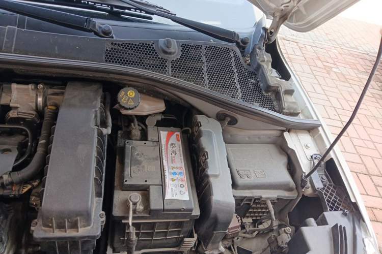 Used Citroen C3-XR 2015 1.6L Automatic Fashion Model Engine Bay Left
