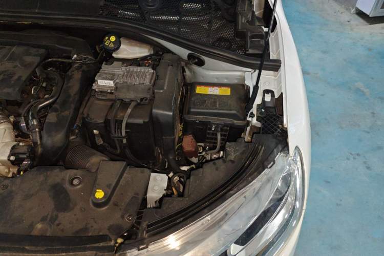 Used Citroen C3-XR 2015 1.6THP Automatic Pioneer Model Engine Bay Left