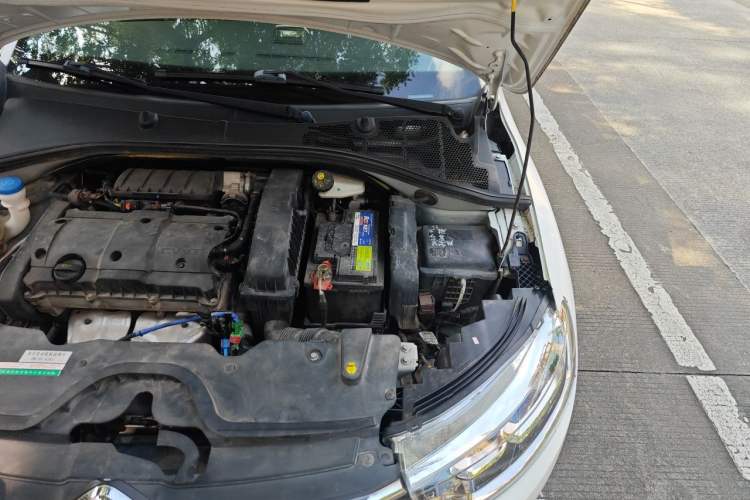 Used Citroen C3-XR 2015 1.6L Automatic Smart Version Engine Bay Left