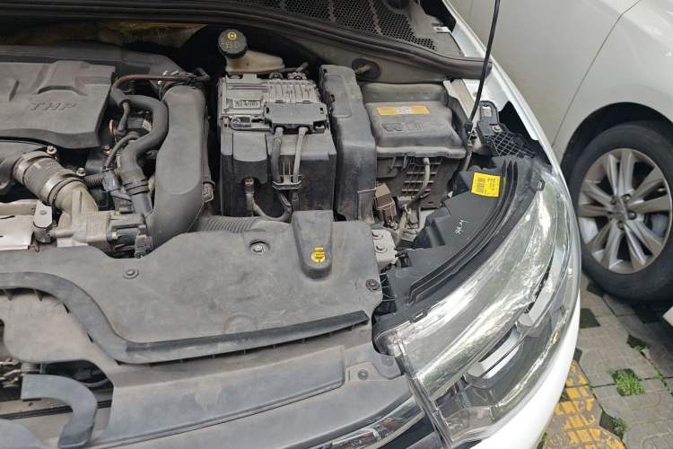 Used Citroen C3-XR 2015 1.6THP Automatic Smart Model Engine Bay Left