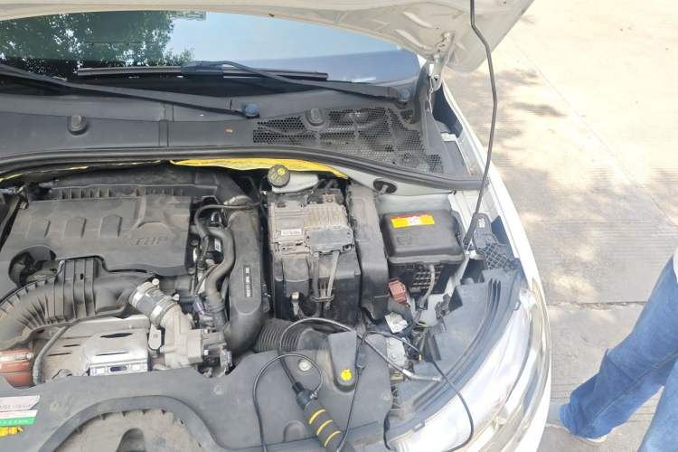 Used Citroen C3-XR 2015 1.6THP Automatic Pioneer Model Engine Bay Left