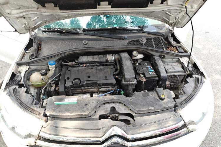 Used Citroen C3-XR 2015 1.6L Automatic Fashion Model Engine Bay