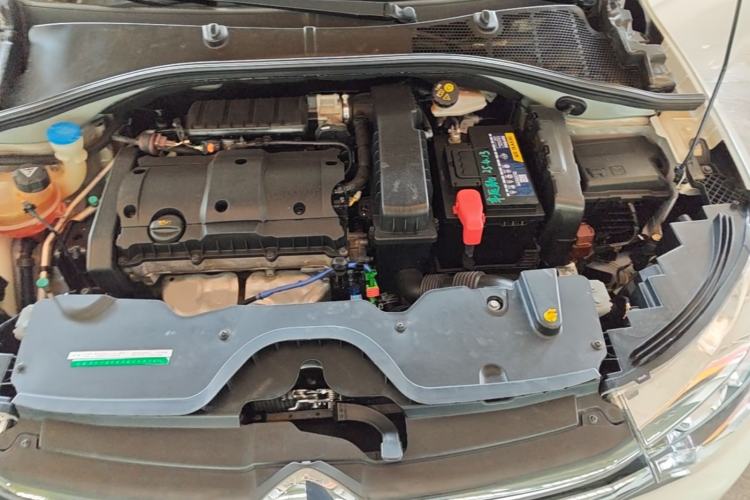 Used Citroen C3-XR 2015 1.6L Automatic Fashion Model Engine Bay