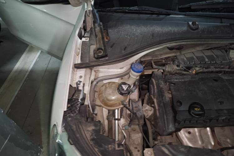Used Citroen C3-XR 2015 1.6L Automatic Pioneer Model Engine Bay Right