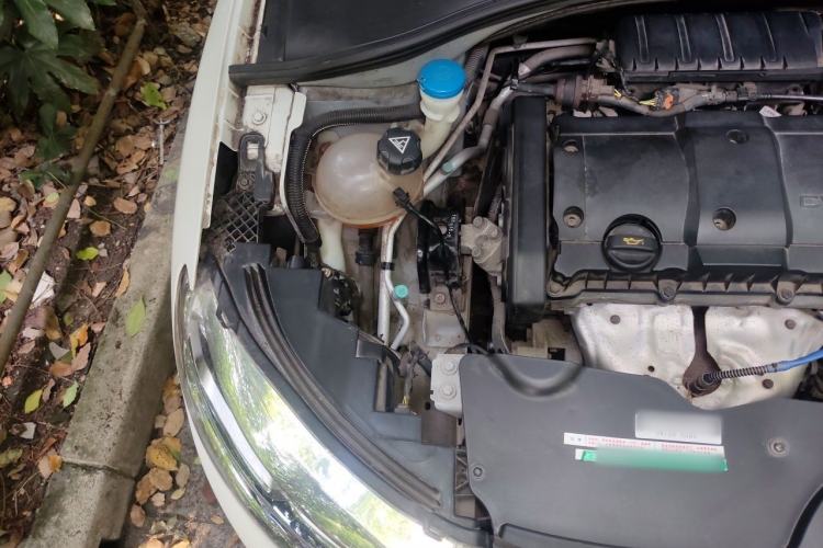 Used Citroen C3-XR 2015 1.6L Automatic Smart Version Engine Bay Right