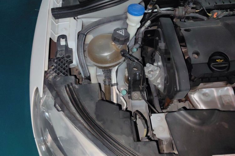 Used Citroen C3-XR 2015 1.6L Automatic Fashion Model Engine Bay Right