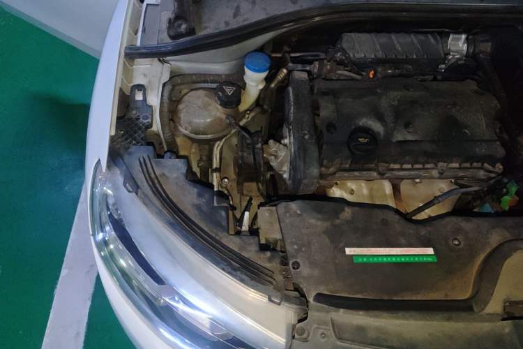 Used Citroen C3-XR 2015 1.6L Automatic Smart Version Engine Bay Right