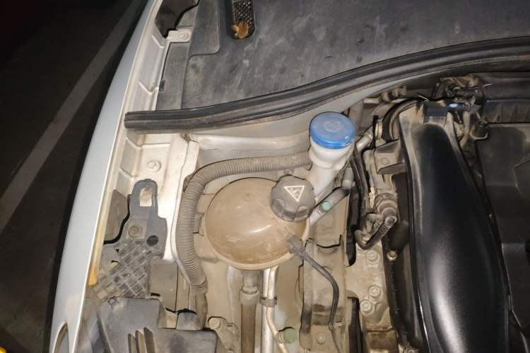 Used Citroen C3-XR 2015 1.6THP Automatic Smart Model Engine Bay Right