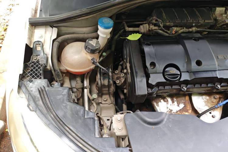 Used Citroen C3-XR 2015 1.6L Automatic Smart Version Engine Bay Right