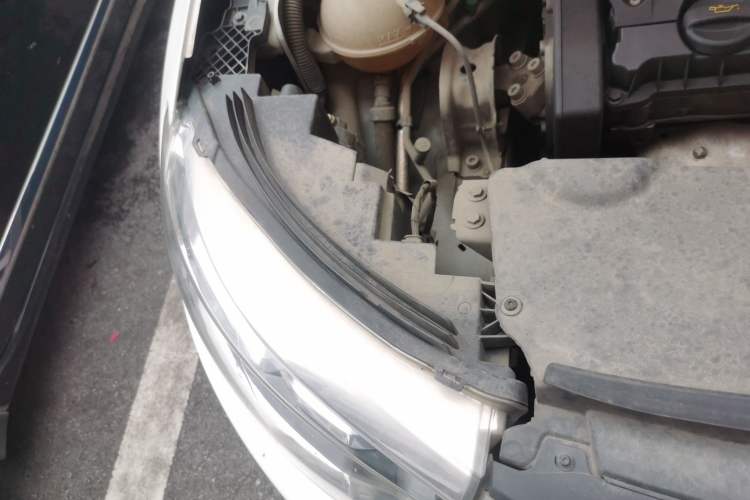 Used Citroen C3-XR 2015 1.6L Automatic Pioneer Model Engine Bay Right