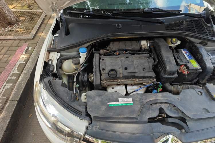 Used Citroen C3-XR 2015 1.6L Automatic Smart Version Engine Bay Right