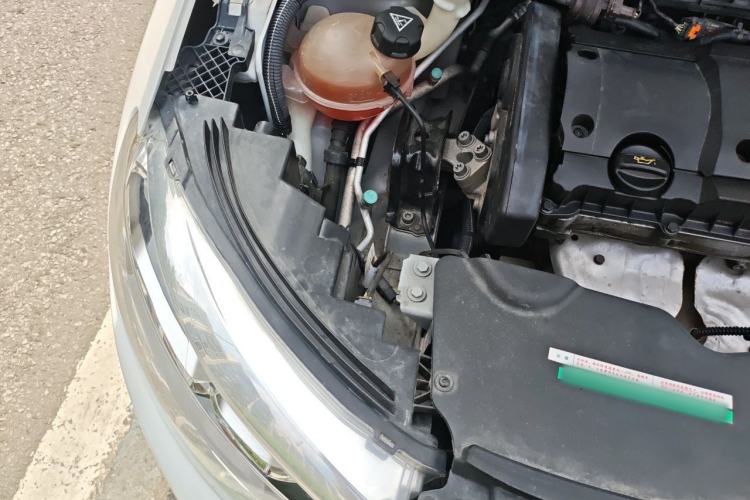 Used Citroen C3-XR 2015 1.6L Automatic Smart Version Engine Bay Right