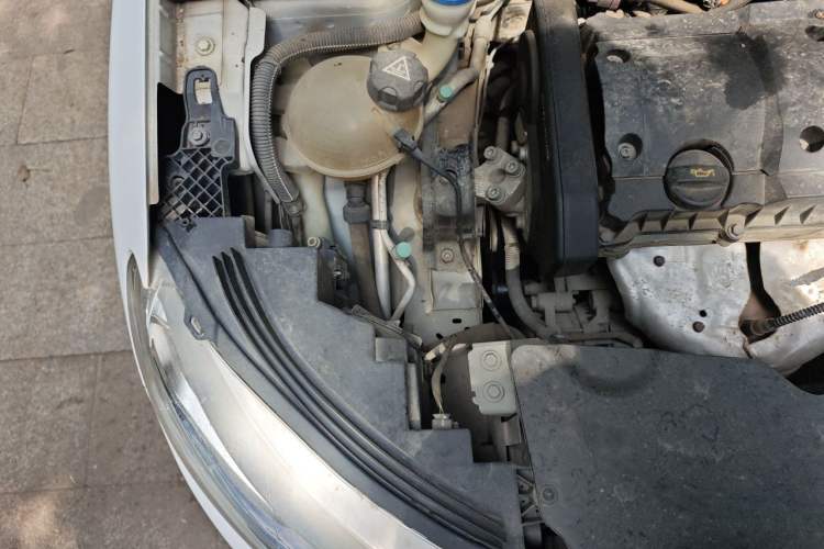 Used Citroen C3-XR 2015 1.6L Manual Pioneer Model Engine Bay Right