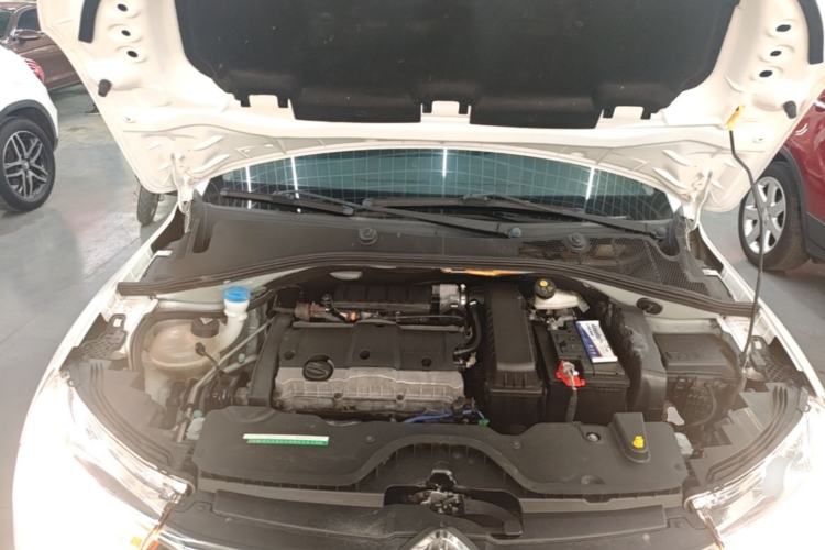 Used Citroen C3-XR 2015 1.6L Automatic Pioneer Model Engine Bay