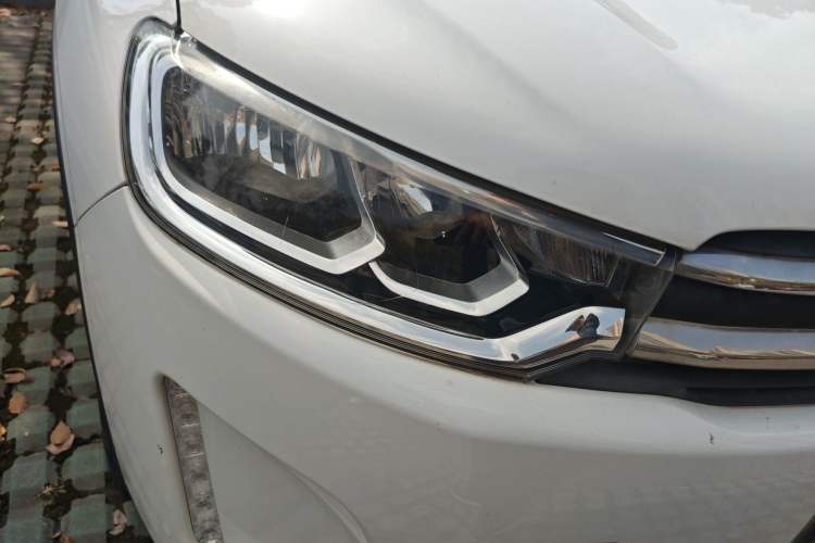 Used Citroen C3-XR 2015 1.6L Manual Pioneer Model Exterior 6
