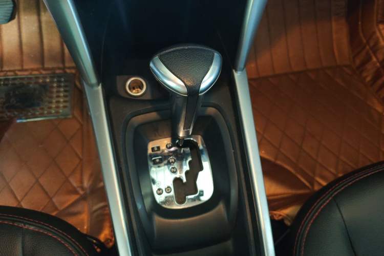 Used Citroen C3-XR 2015 1.6L Automatic Pioneer Model Gear Lever